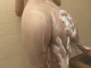 Japanese Beauty in Tokyo Bathhouse offers Naughty Shampooing Session for XXX Fucking Fun